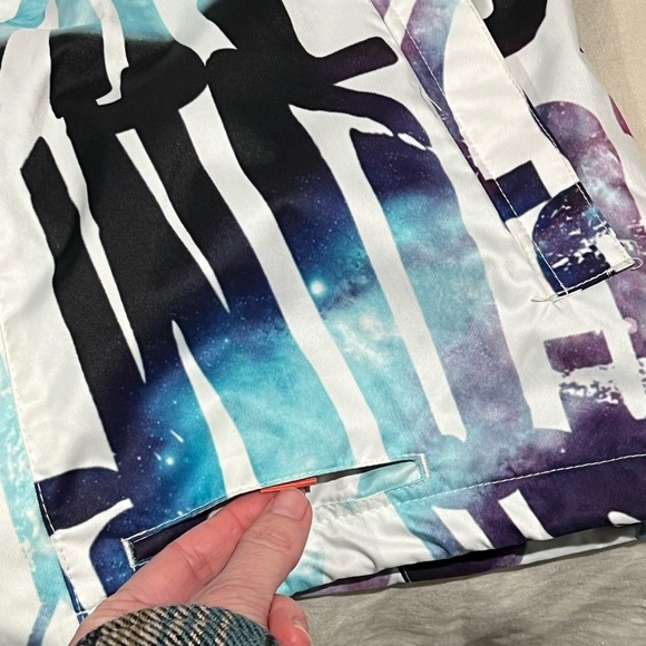 Volcom Snowboard Jacket - Picture 8 of 11